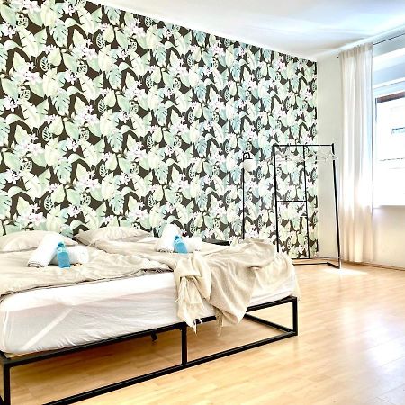 Central Comfy Apartment - Self Check-In Graz Ngoại thất bức ảnh